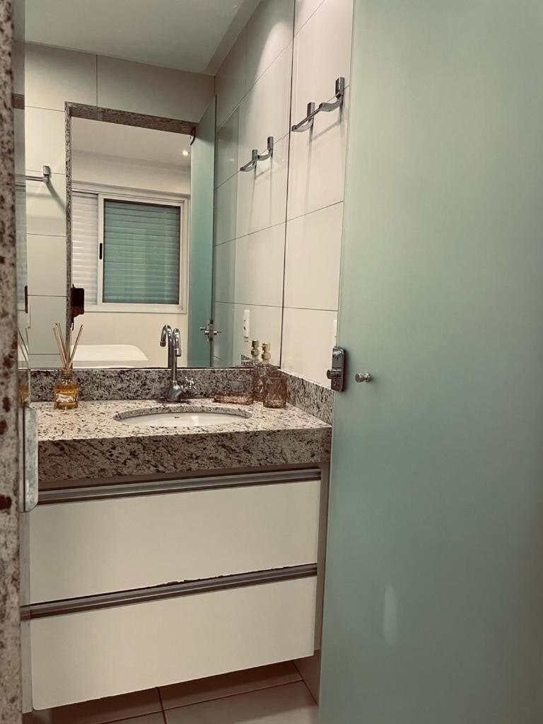 Апартаменты 2 Qts.| 4 Hosp. | Ao Lado Do Goiania Shopping Экстерьер фото